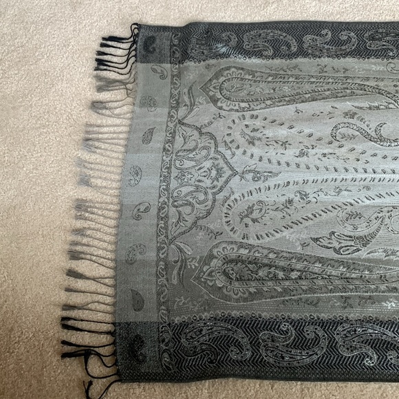 SOLD - Not For Sale
Beautiful Turkish wrap - Picture 4 of 8